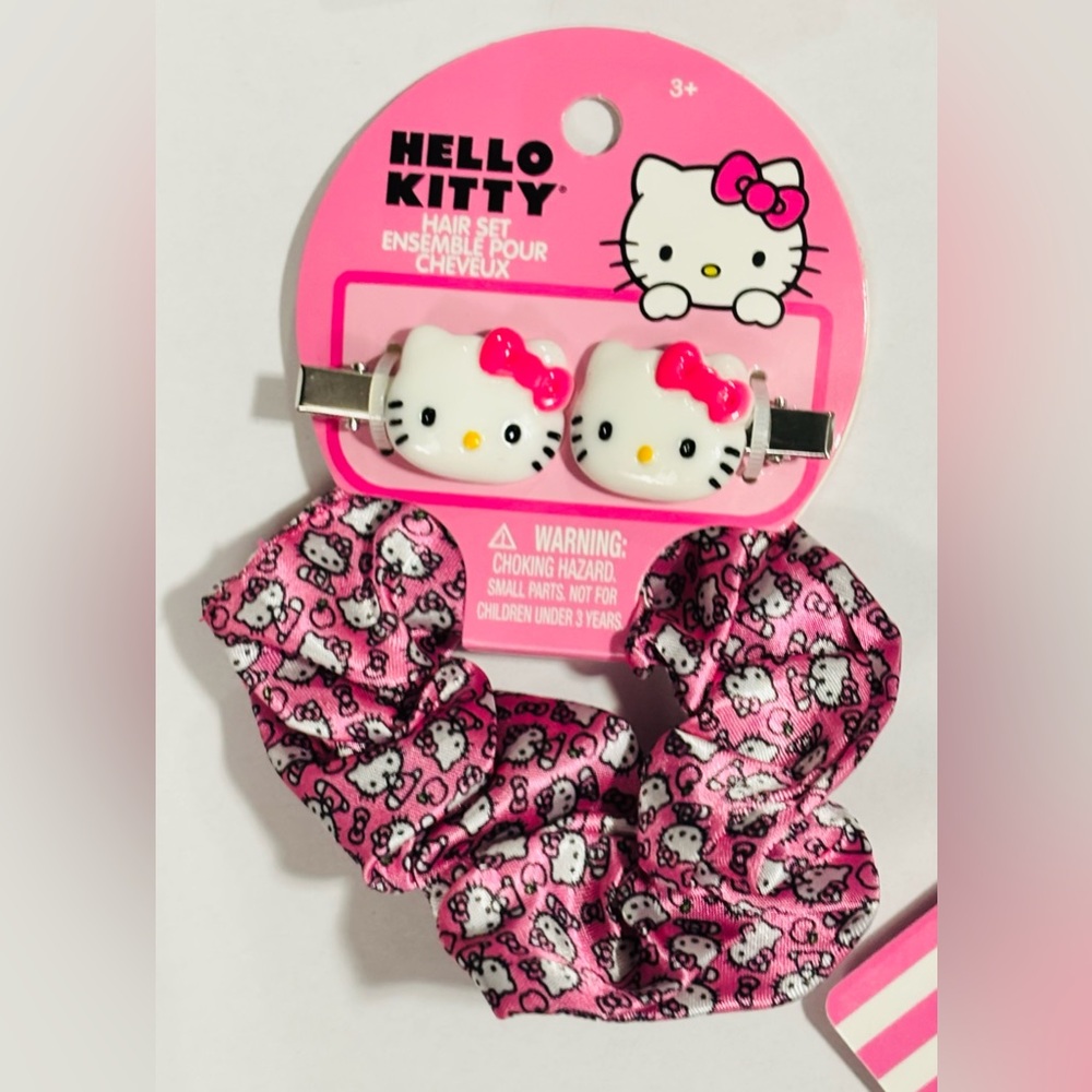 Bundle of Hello Kitty Hair Bows, Scrunchie, Clips & 3D Clip Keychain - Picture 7 of 9